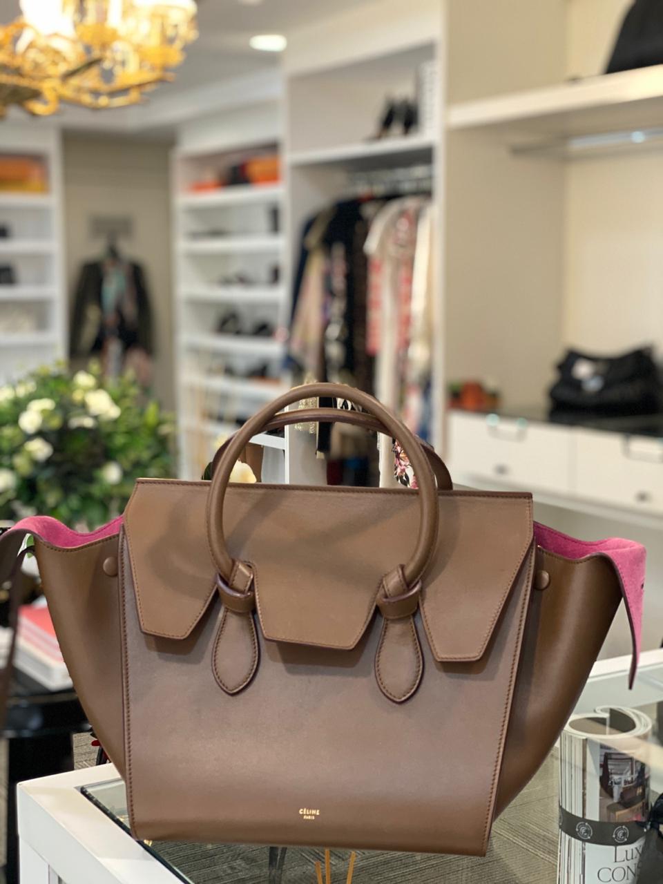 grey suede shoulder bolsa