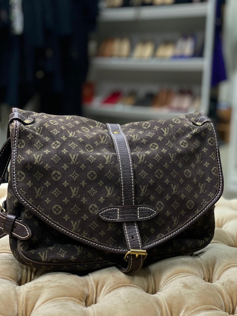 black louis vuitton bolsa small