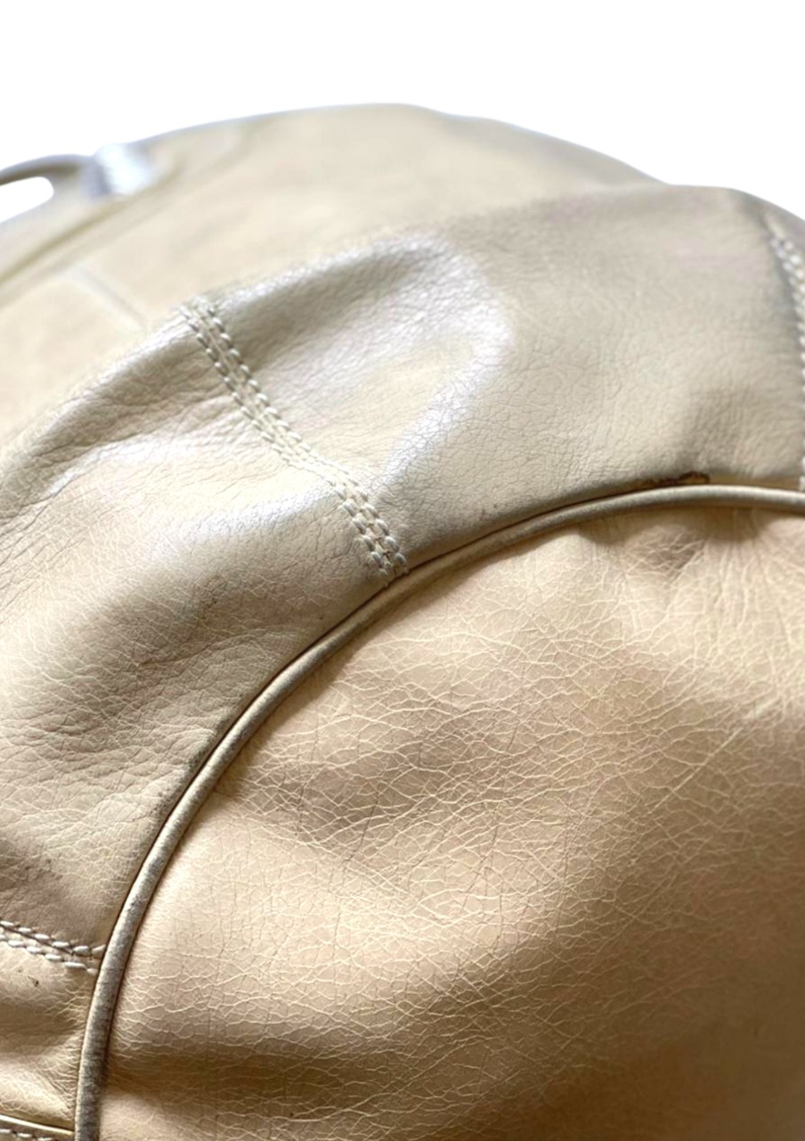 balenciaga pompon bolsa